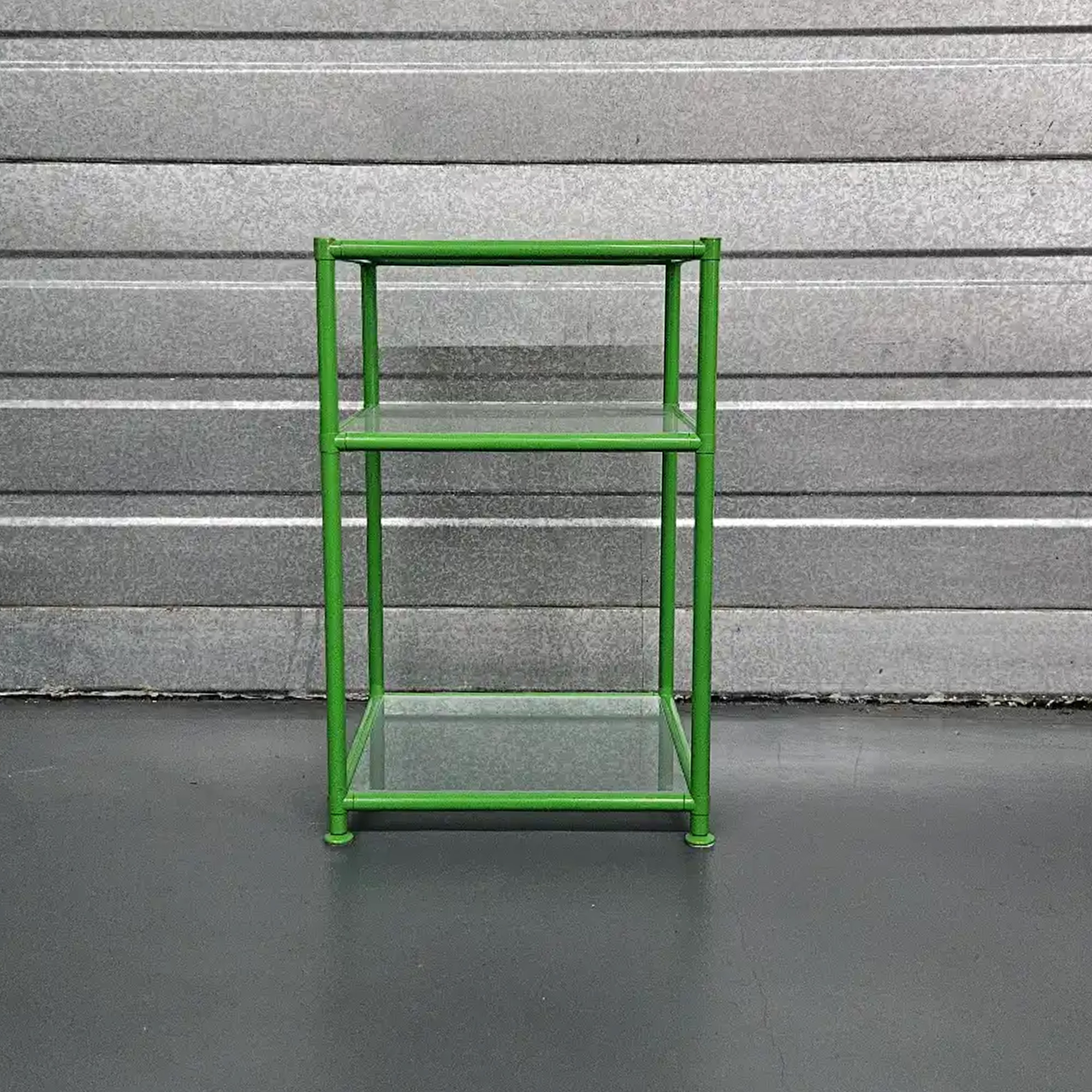 Table d’appoint OUTLET avec 2 étagères ouvertes