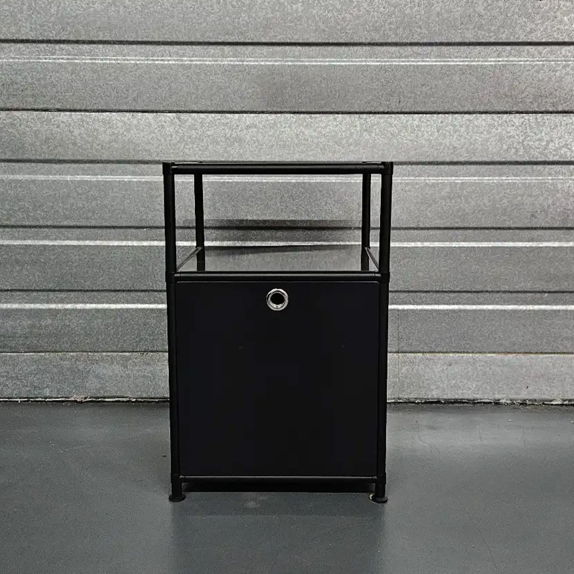 Table de chevet OUTLET avec un tiroir