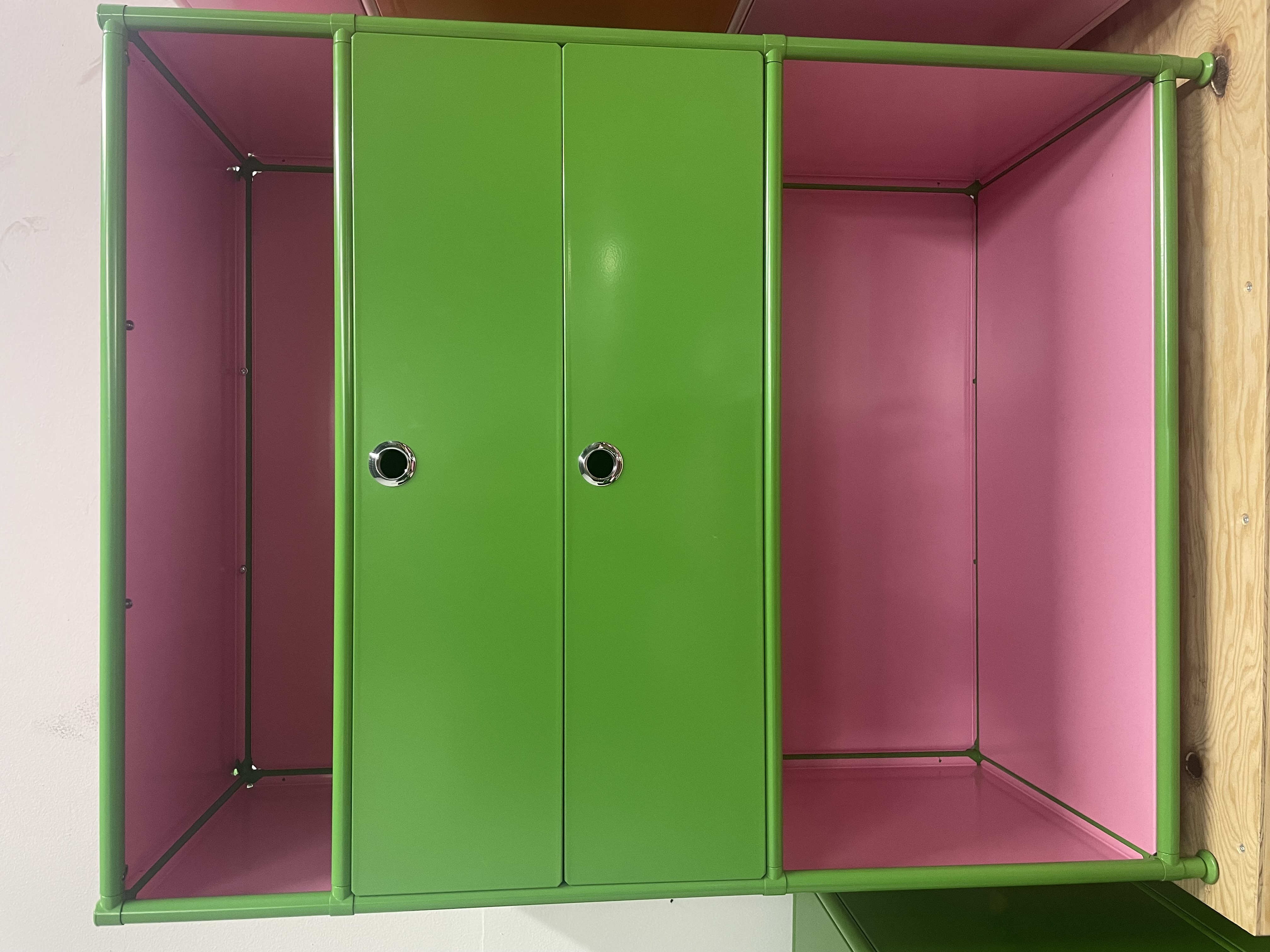 Regal Pink / Apple Green