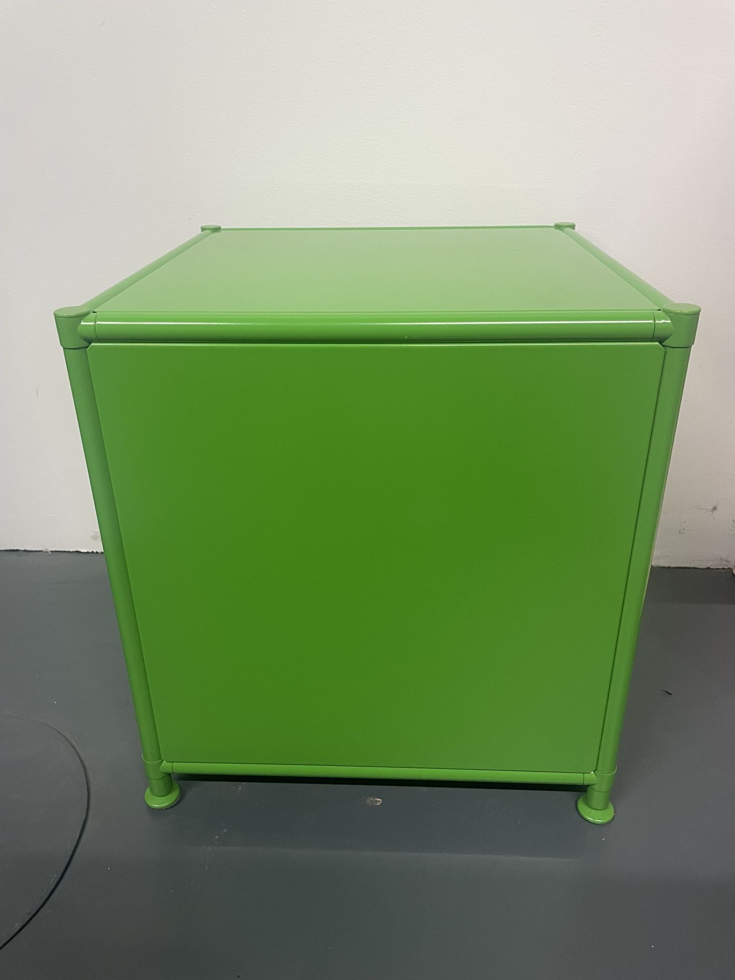 Beistellmöbel Apfelgrün